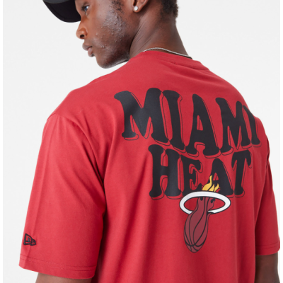 New Era Miami Heat NBA Script Red Oversized T-Shirt Κόκκινο New Era Miami Heat NBA Script Red Oversized T-Shirt Κόκκινο